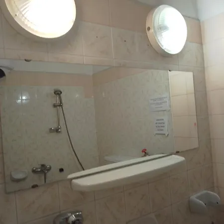 Steady Guests Rooms, Βάρνα