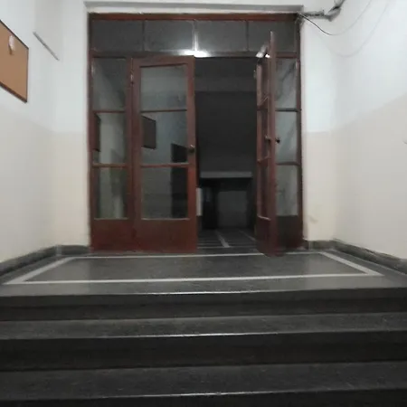 Steady Guests Rooms, Δωμάτια σε οικογενειακή κατοικία Βάρνα